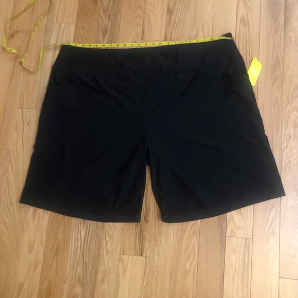 New  with tags  Nola collection addition Elle Athletic Shorts - Picture 5 of 15